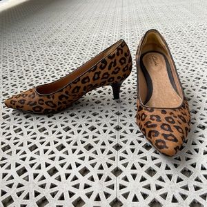 CLARKS Indigo Sage Copper Calf Hair Heels, Size 6